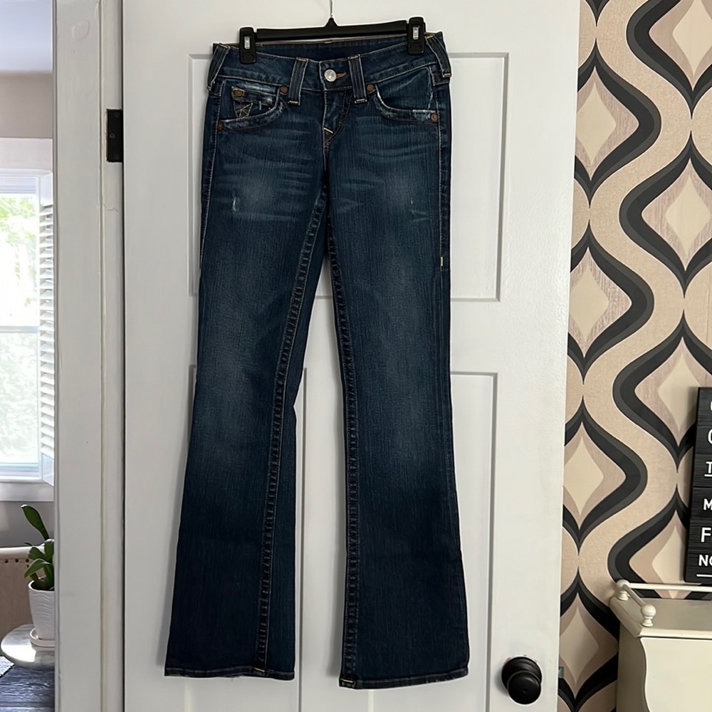 EUC true religion bootcut low rise distressed denim - size 27/inseam 34